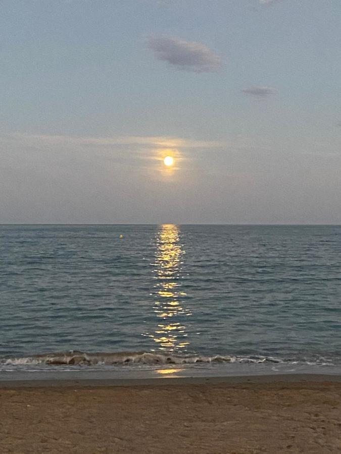 Casa Ibicenca En Benicasim A 3 Minutos De La Playa Apartman Benicàssim Kültér fotó